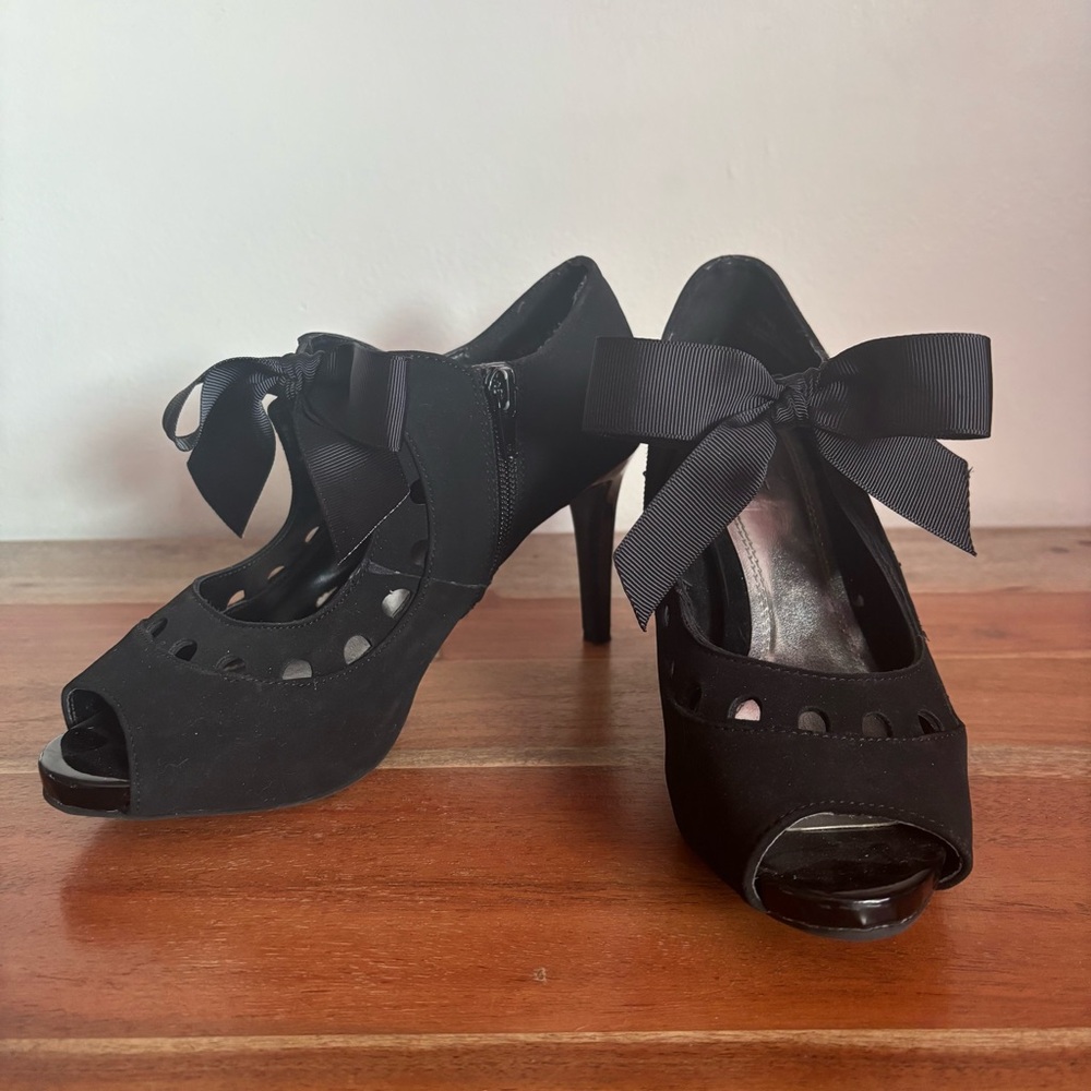 Impo Black Bow Suede Heels